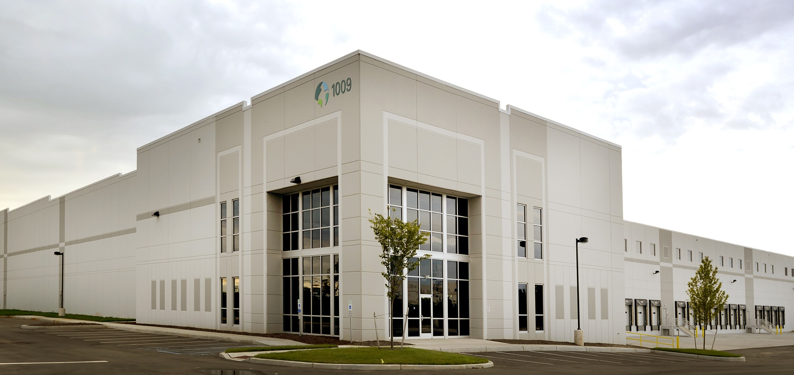 166,952 SF FOR LEASE